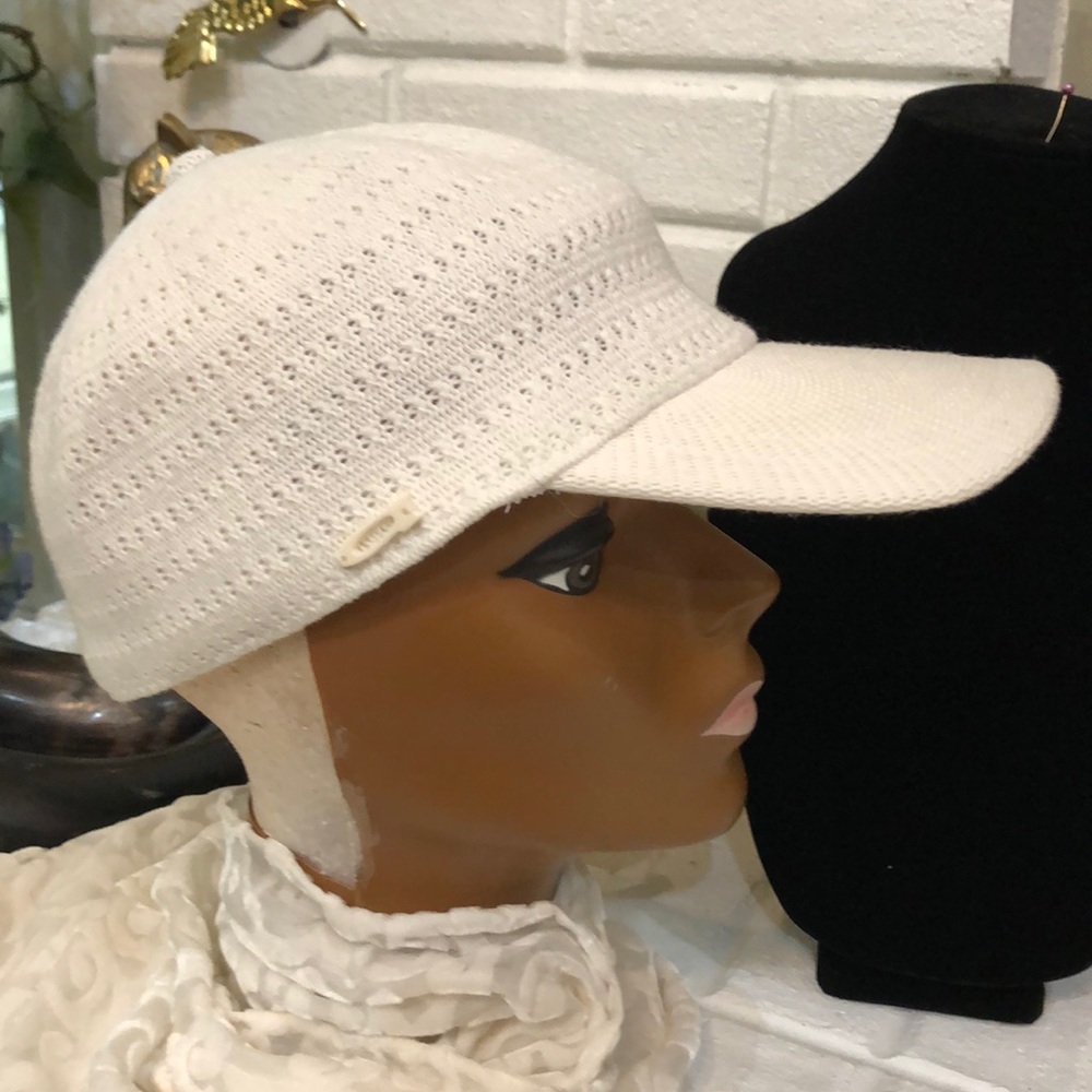 August hat